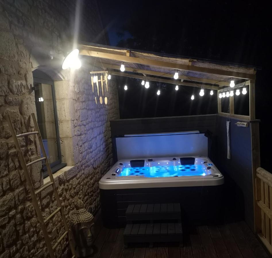 Gite La Grange De La Trigalle Avec Spa Professionnel Privatif Valognes Exterior photo